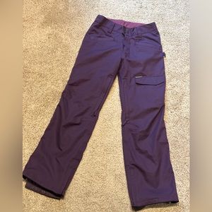Empyre waterproof snowboard ski cargo Snow pants sz M Purple EUC
